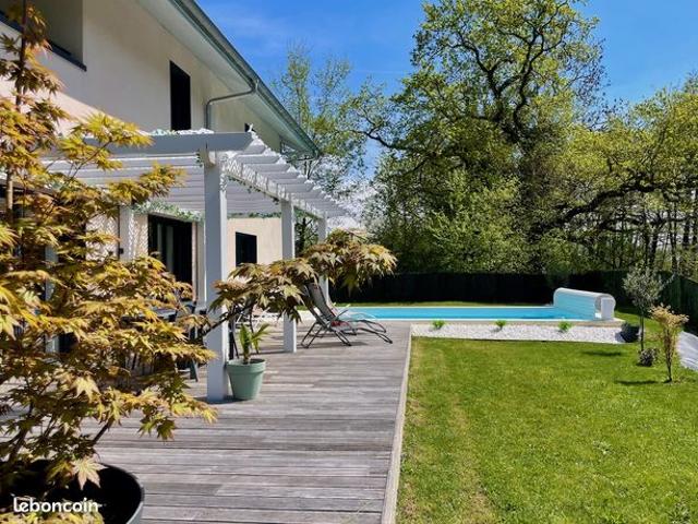 Propriété 7 pièces 227 m²