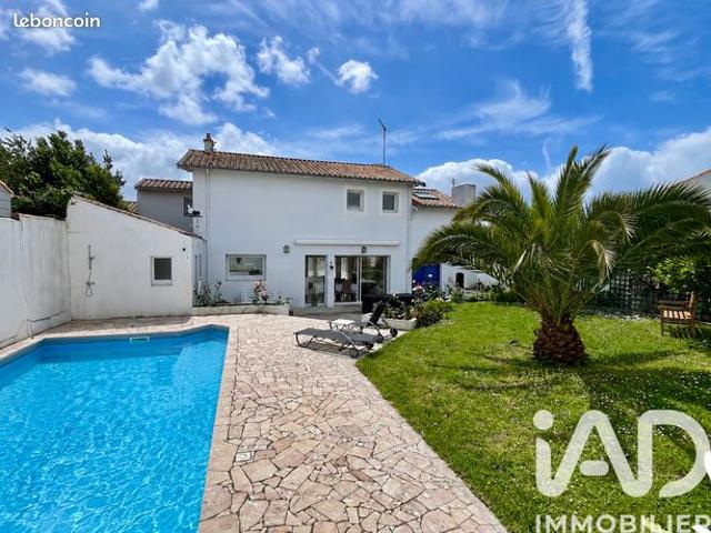 Propriété 7 pièces 227 m²