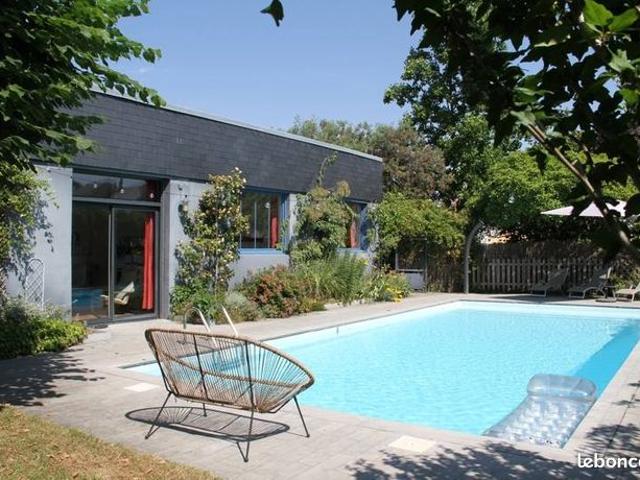 Propriété 7 pièces 227 m²