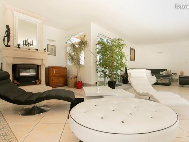 Propriété 7 pièces 227 m²