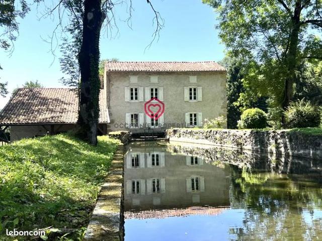 Propriété 7 pièces 228 m²