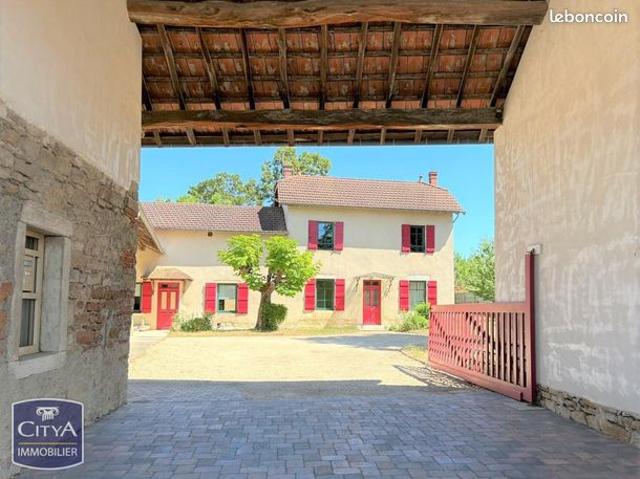 Propriété 7 pièces 228 m²