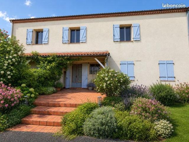 Propriété 7 pièces 220 m²