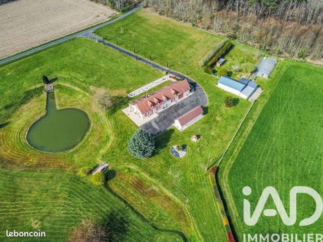 Propriété 7 pièces 220 m²