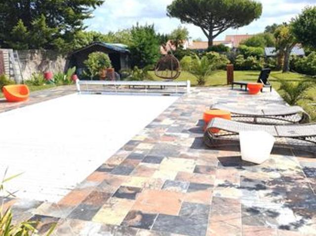 Propriété 7 pièces 220 m²