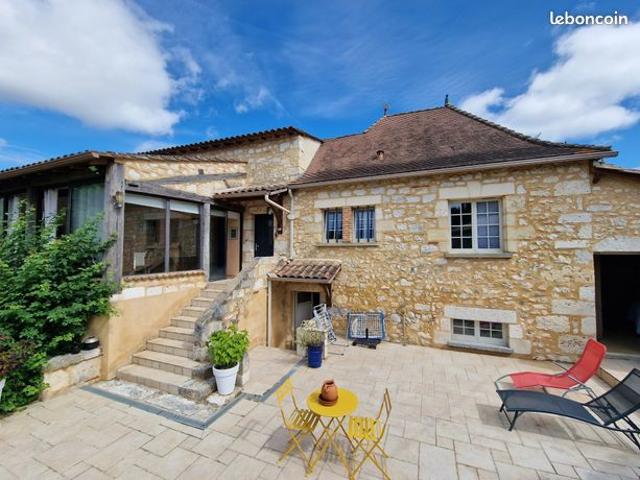 Propriété 7 pièces 220 m²