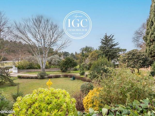 Propriété 7 pièces 220 m²