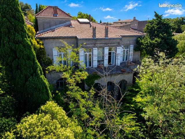 Propriété 7 pièces 220 m²