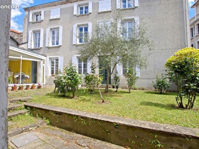 Propriété 7 pièces 220 m²
