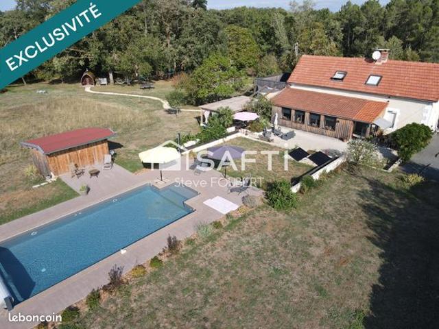 Propriété 7 pièces 221 m²
