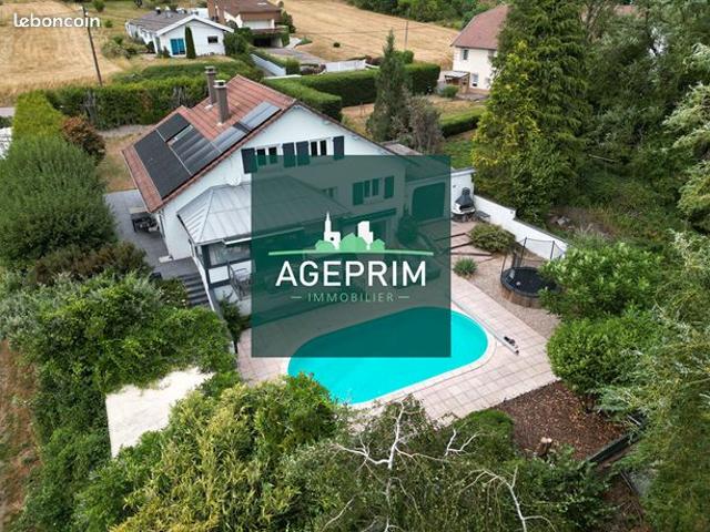 Propriété 7 pièces 221 m²