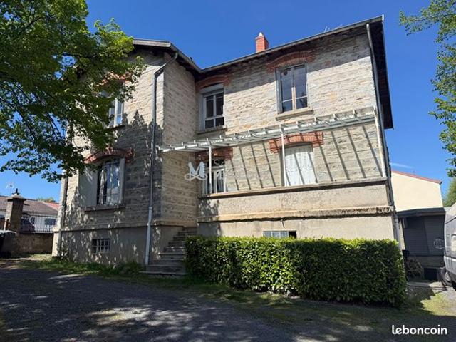 Propriété 7 pièces 221 m²