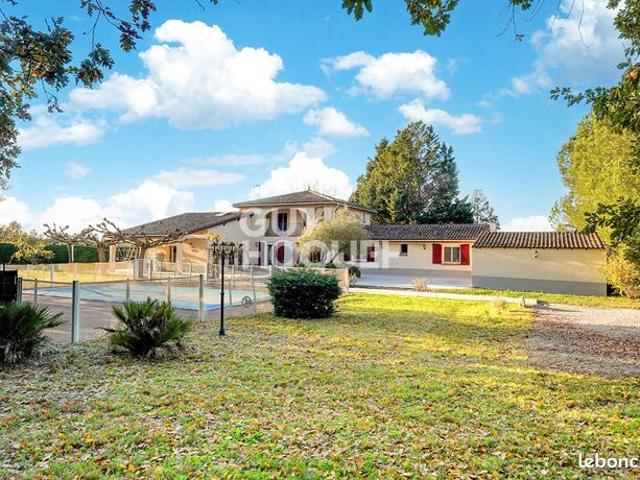 Propriété 7 pièces 221 m²