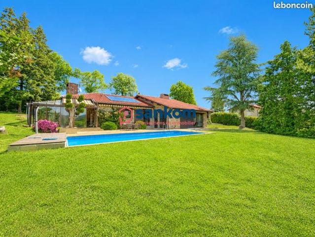 Propriété 7 pièces 221 m²