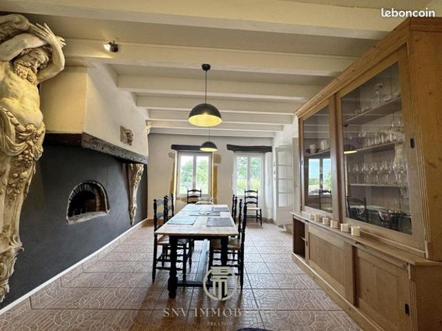Propriété 7 pièces 221 m²