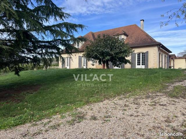 Propriété 7 pièces 222 m²