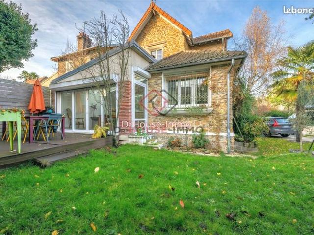 Propriété 7 pièces 222 m²