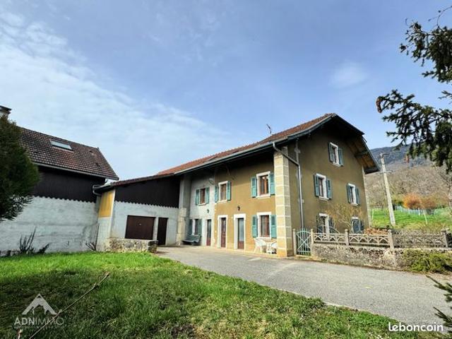 Propriété 7 pièces 223 m²
