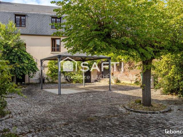 Propriété 7 pièces 223 m²
