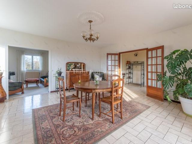 Propriété 7 pièces 223 m²