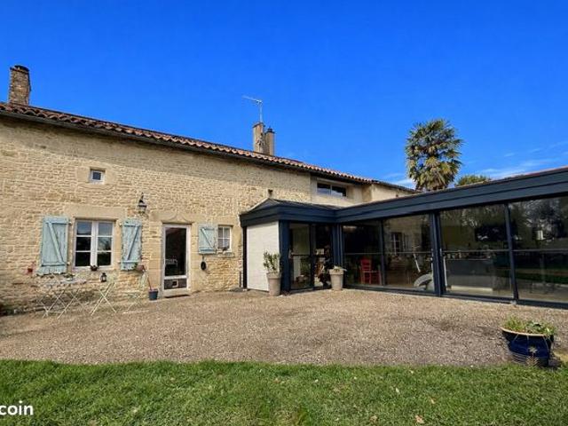 Propriété 7 pièces 234 m²