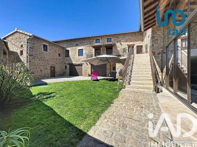 Propriété 7 pièces 234 m²