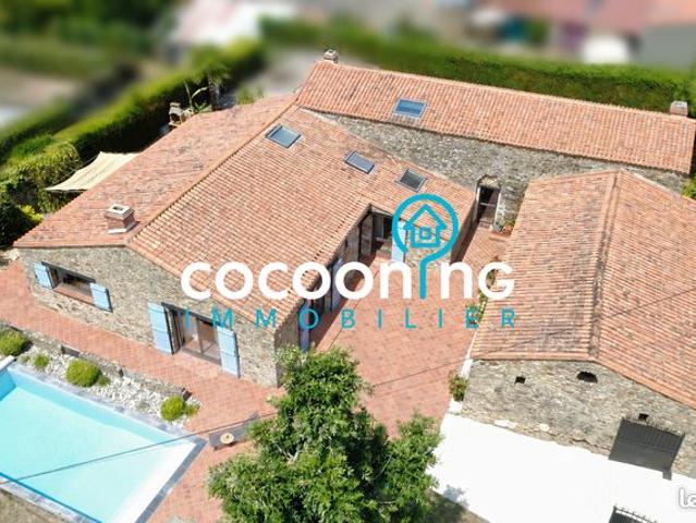 Propriété 7 pièces 234 m²