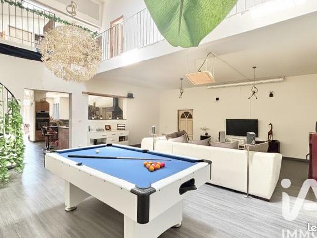 Propriété 7 pièces 234 m²