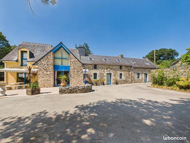 Propriété 7 pièces 236 m²