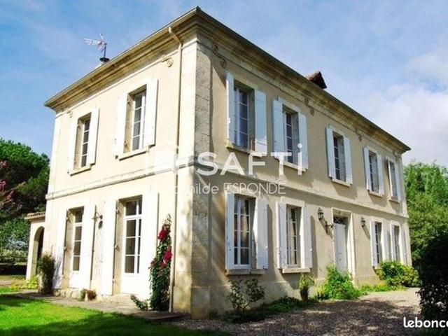 Propriété 7 pièces 235 m²