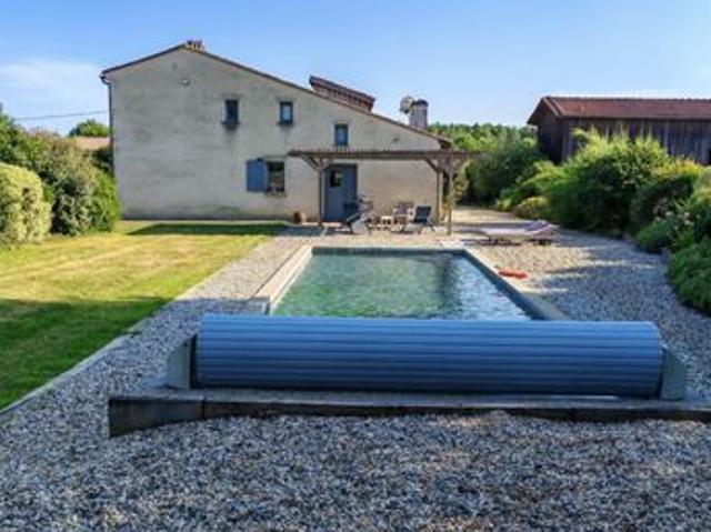 Propriété 7 pièces 236 m²