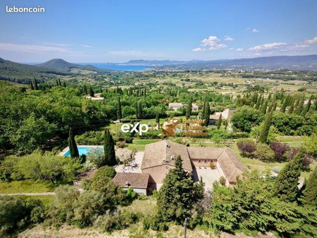 Propriété 7 pièces 236 m²