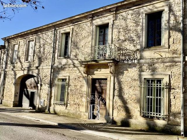 Propriété 7 pièces 236 m²