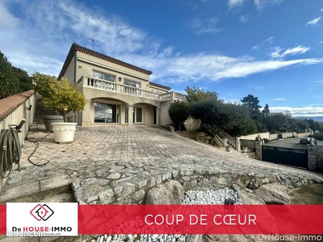 Propriété 7 pièces 236 m²