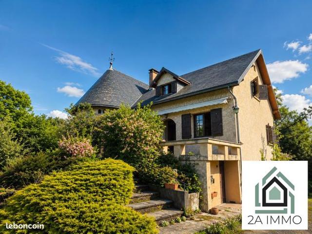 Propriété 7 pièces 236 m²