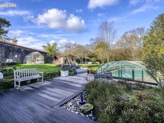 Propriété 7 pièces 238 m²