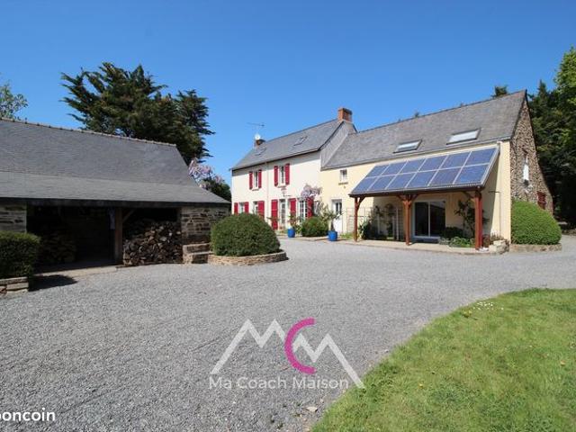 Propriété 7 pièces 238 m²