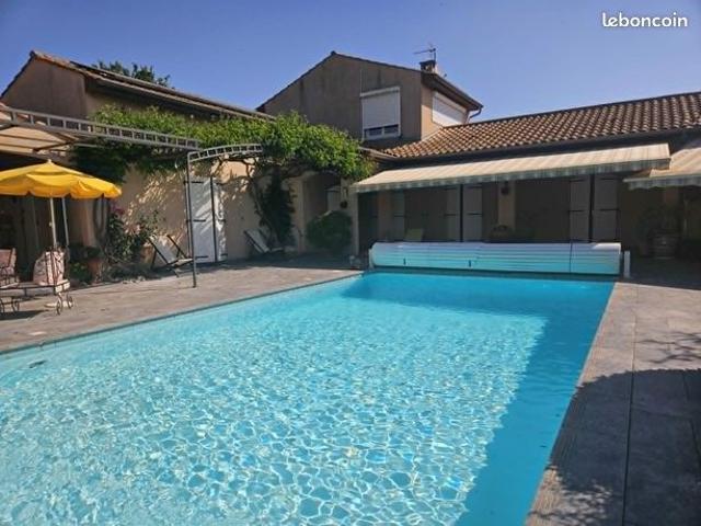 Propriété 7 pièces 238 m²