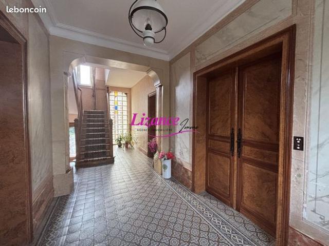 Propriété 7 pièces 238 m²