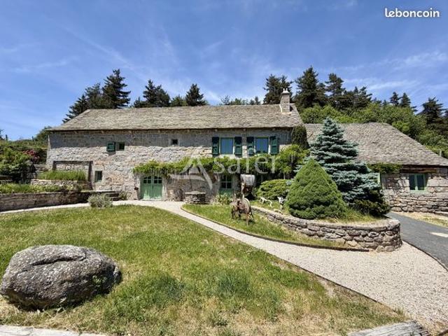 Propriété 7 pièces 238 m²