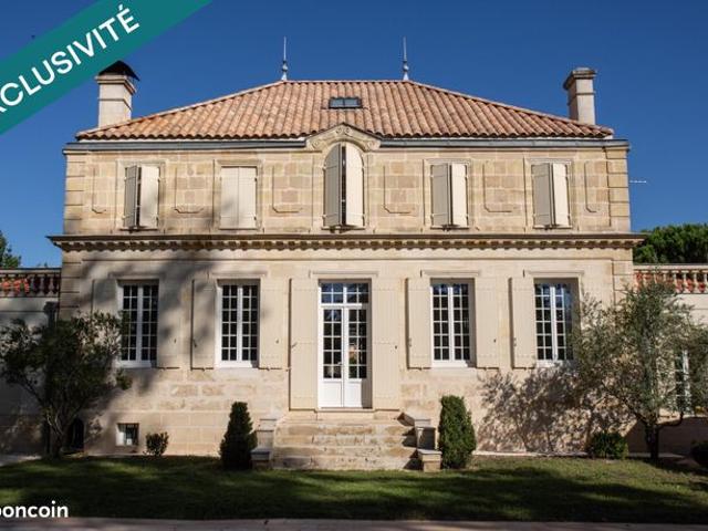 Propriété 7 pièces 239 m²