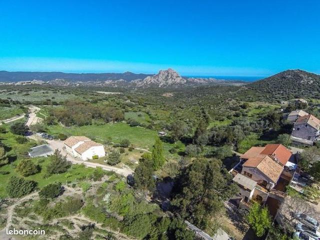 Propriété 7 pièces 239 m²