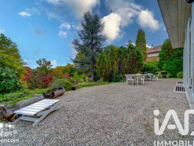 Propriété 7 pièces 239 m²