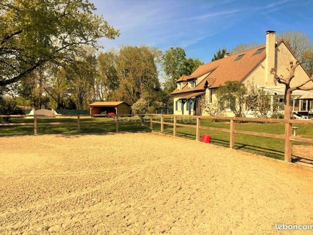 Propriété 7 pièces 230 m²