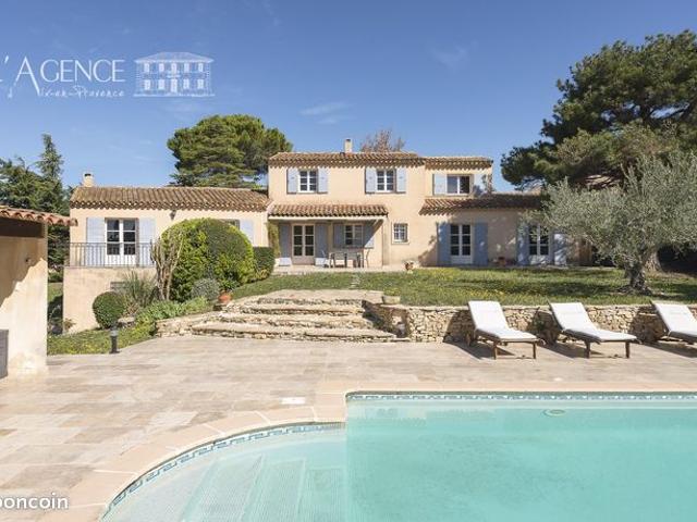 Propriété 7 pièces 230 m²