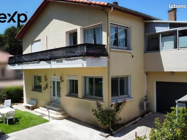 Propriété 7 pièces 230 m²