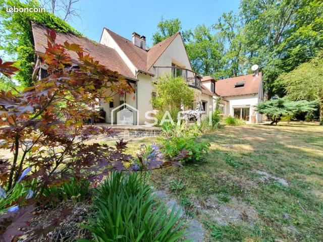 Propriété 7 pièces 230 m²