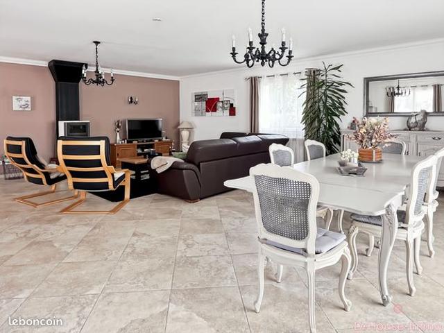 Propriété 7 pièces 230 m²