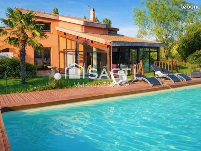 Propriété 7 pièces 230 m²