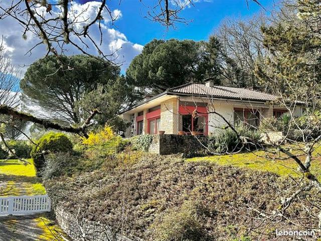 Propriété 7 pièces 230 m²
